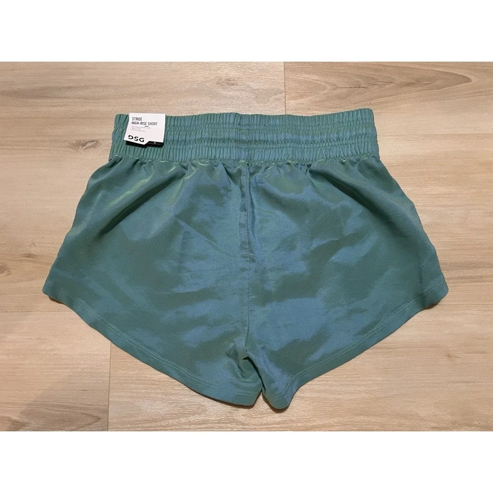 NWT DSG Women's XS‎ High Rise Stride Shorts Green Iridescent Lined Short